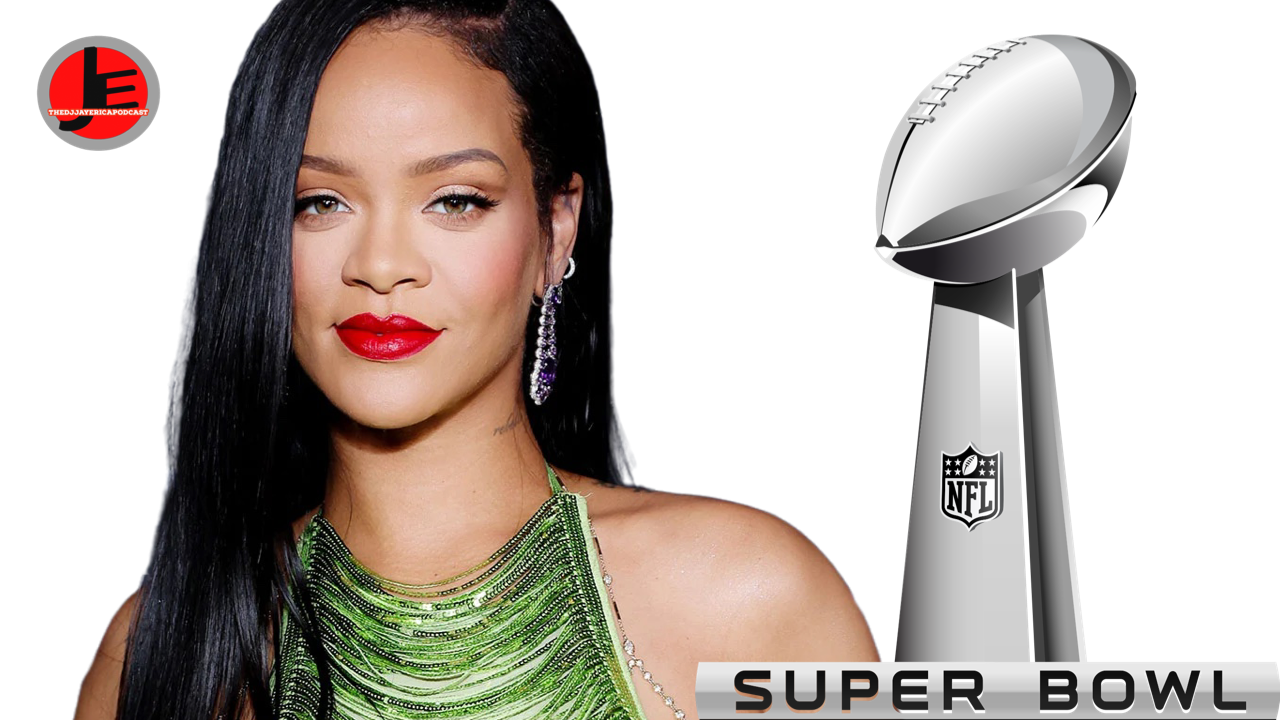 RIHANNA IN DISCUSSIONS WITH NFL TO HEADLINE SUPER BOWL HALFTIME SHOW